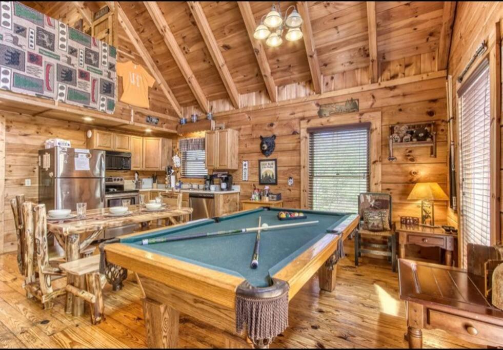 Lazy Bear Cabin เซอเวียร์วีล ภายนอก รูปภาพ
