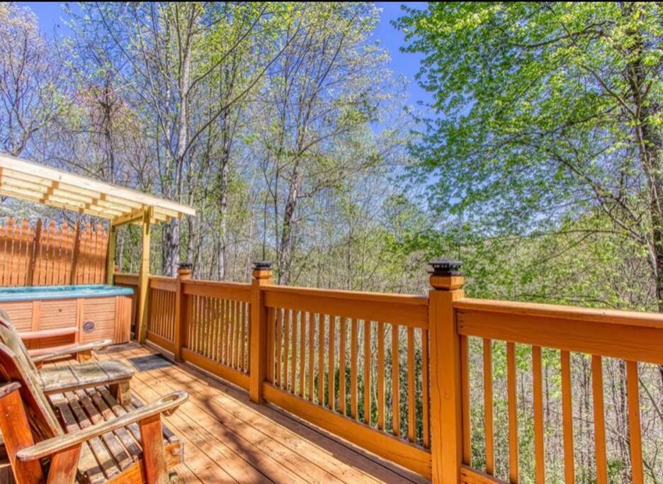 Lazy Bear Cabin เซอเวียร์วีล ภายนอก รูปภาพ